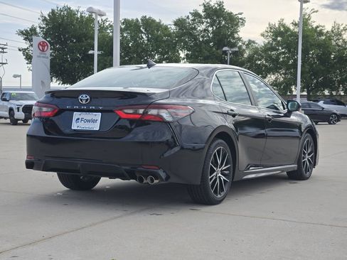 Used 2023 Toyota Camry SE FWD image 7