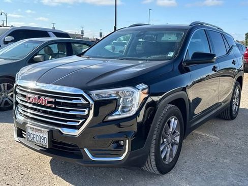 Used 2022 GMC Terrain SLT w/ Infotainment Package II FWD image 8