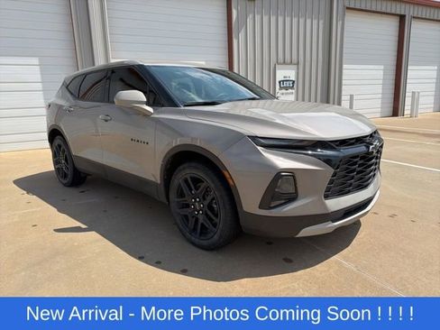 Used 2021 Chevrolet Blazer LT w/ LPO, Black Accent Package FWD image 4