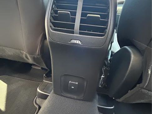 Used 2020 Ford Escape SE image 20