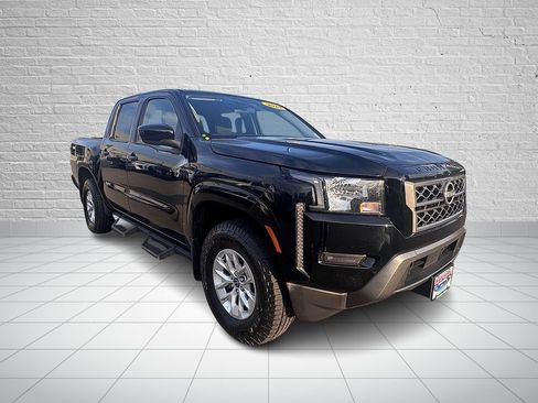 Used 2024 Nissan Frontier SV AWD/4WD image 3