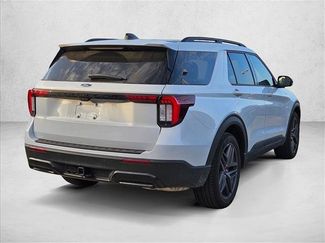 New 2026 Ford Explorer ST-Line RWD video 2