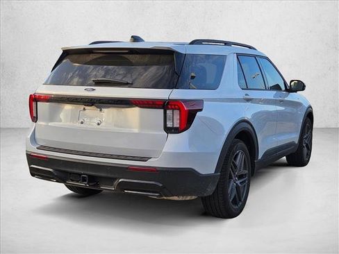 New 2026 Ford Explorer ST-Line RWD image 2
