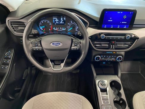 Used 2022 Ford Escape SE w/ SE Sport Appearance Package AWD/4WD image 13