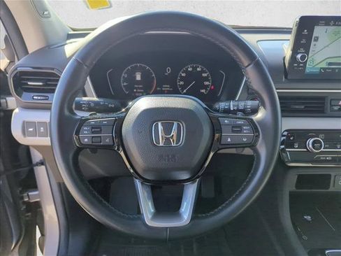 Used 2024 Honda Pilot Touring image 23