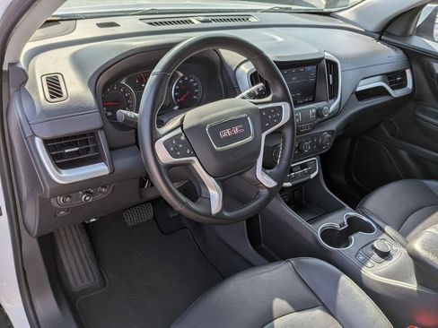 Used 2024 GMC Terrain SLT AWD/4WD image 16