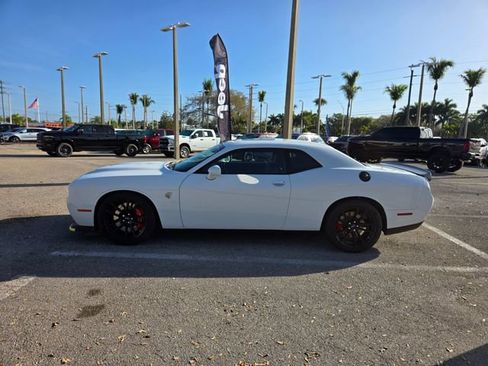 Used 2023 Dodge Challenger SRT Hellcat image 9