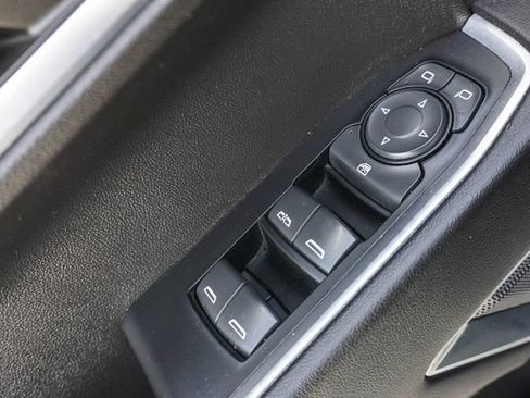 Used 2023 Chevrolet Silverado 1500 LT AWD/4WD image 15