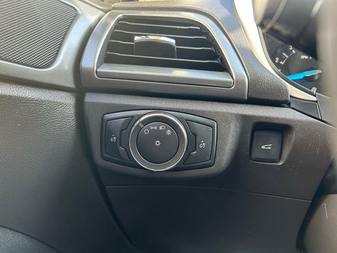 Used 2014 Ford Fusion SE image 18