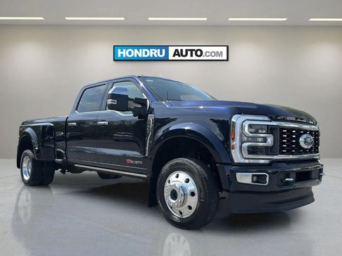 Used 2024 Ford F450 Platinum w/ FX4 Off-Road Package image 2