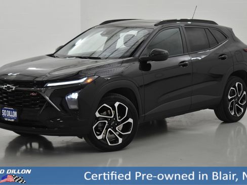 Certified 2025 Chevrolet Trax RS w/ Sunroof Package image 1