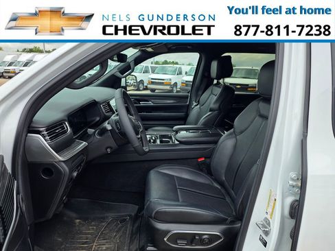 Used 2022 Jeep Wagoneer Series II AWD/4WD image 11