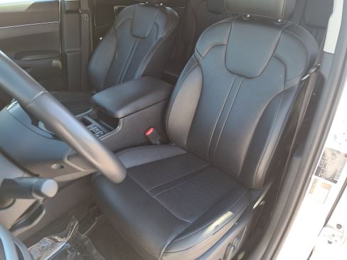 Used 2024 Kia Sorento S image 15