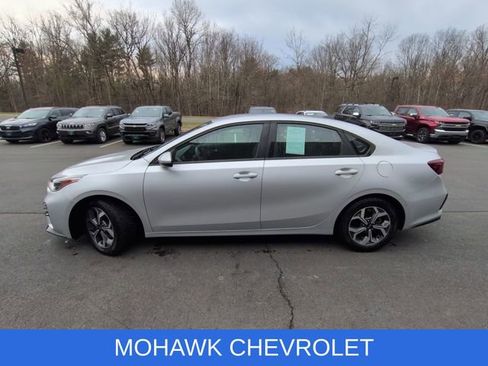 Used 2019 Kia Forte LXS image 2