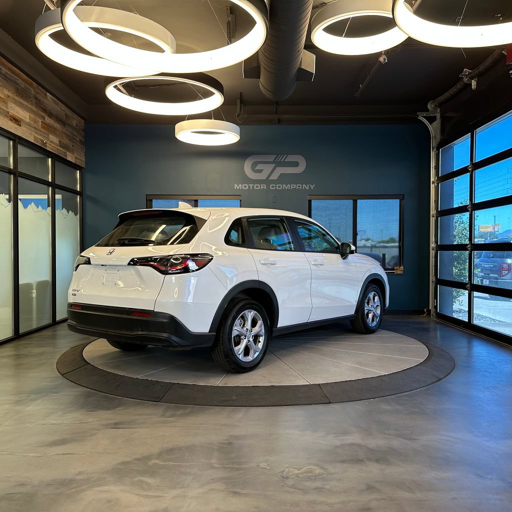 Used 2025 Honda HR-V LX image 3