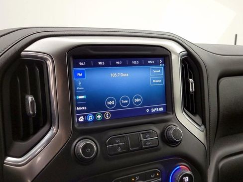 Used 2020 Chevrolet Silverado 1500 LT image 3