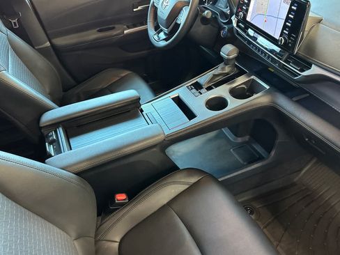 Used 2022 Toyota Sienna XLE Woodland Edition AWD/4WD image 19