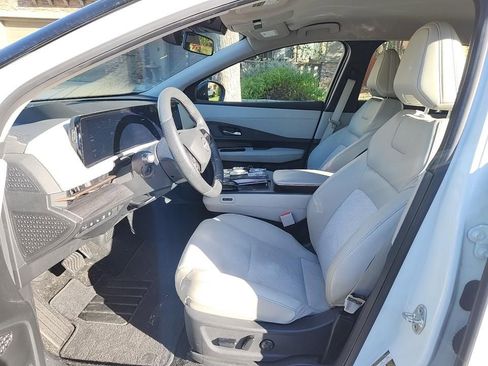 Used 2024 Nissan Ariya FWD image 15