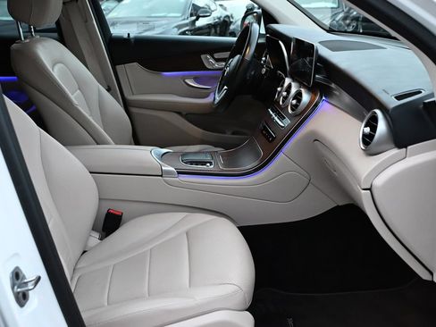 Used 2022 Mercedes-Benz GLC 300 4MATIC image 30