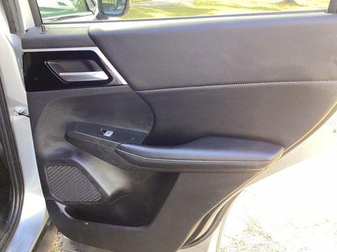 Used 2024 Mitsubishi Outlander SE image 19