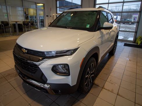 Certified 2023 Chevrolet TrailBlazer ACTIV image 2