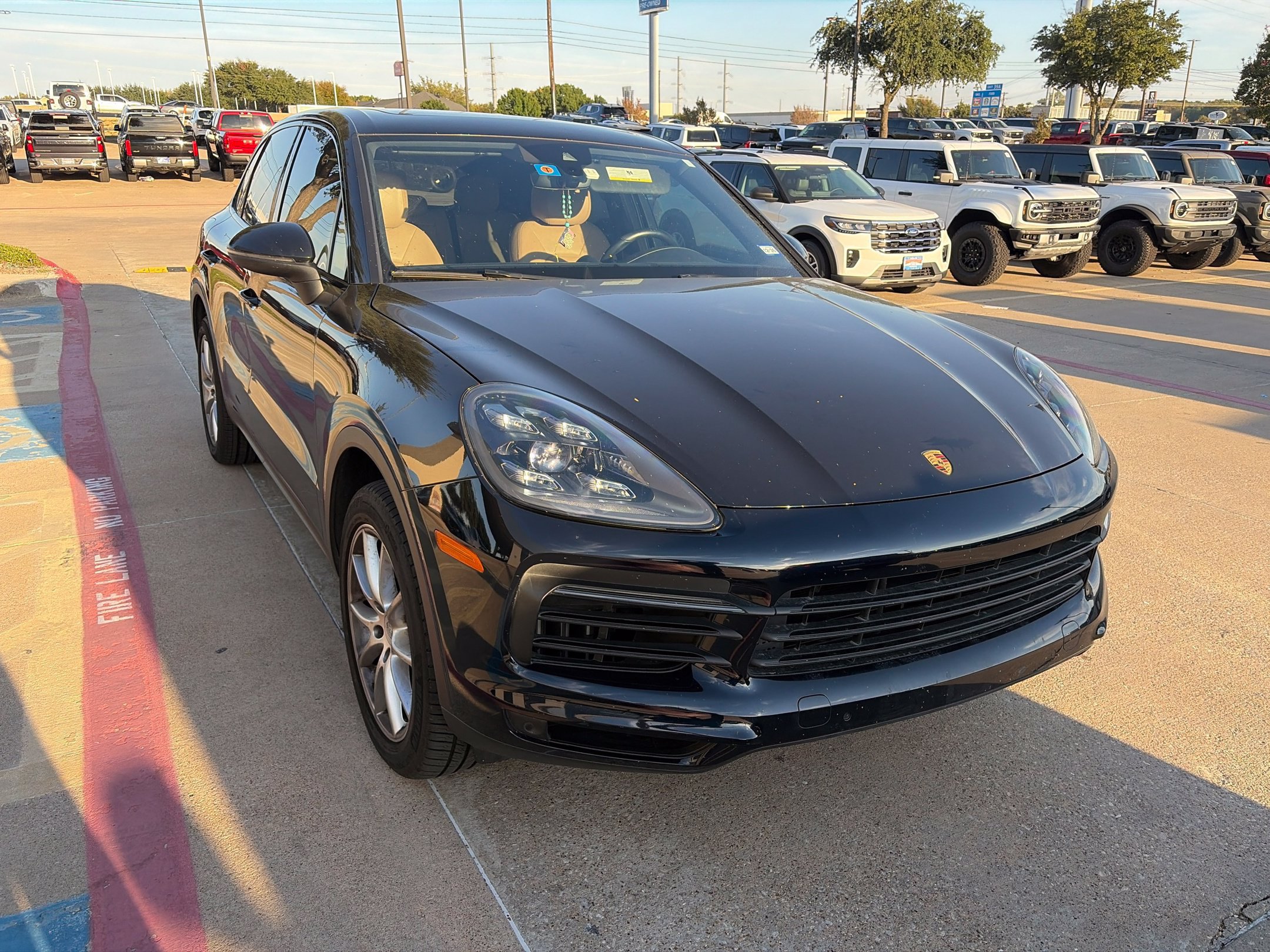 Used 2020 Porsche Cayenne AWD/4WD image 3