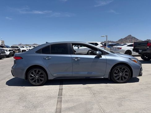 Used 2026 Toyota Corolla SE AWD/4WD image 3