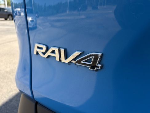 Used 2021 Toyota RAV4 XLE Premium AWD/4WD image 34