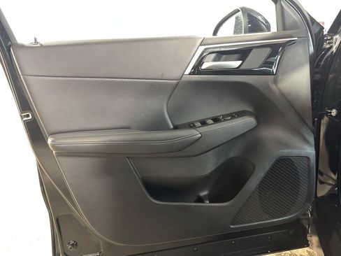 Used 2024 Mitsubishi Outlander AWD image 20