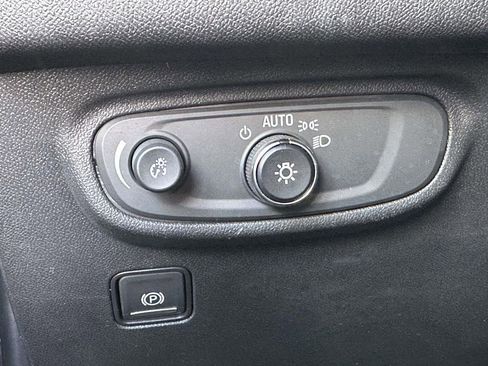 Used 2020 GMC Terrain SLE w/ Driver Convenience Package AWD/4WD image 31