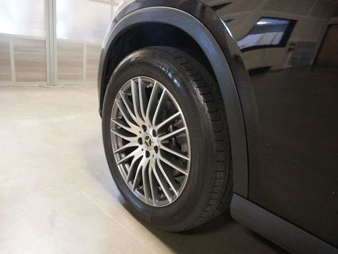Used 2024 Mercedes-Benz GLC 300 4MATIC image 5