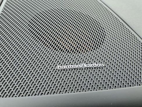 Used 2024 Volvo XC60 B5 Plus AWD/4WD image 29