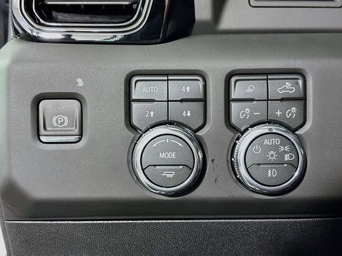 New 2026 GMC Sierra 2500 AT4 AWD/4WD image 10
