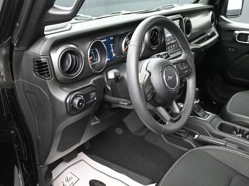 Used 2023 Jeep Wrangler Unlimited Sport AWD/4WD image 13