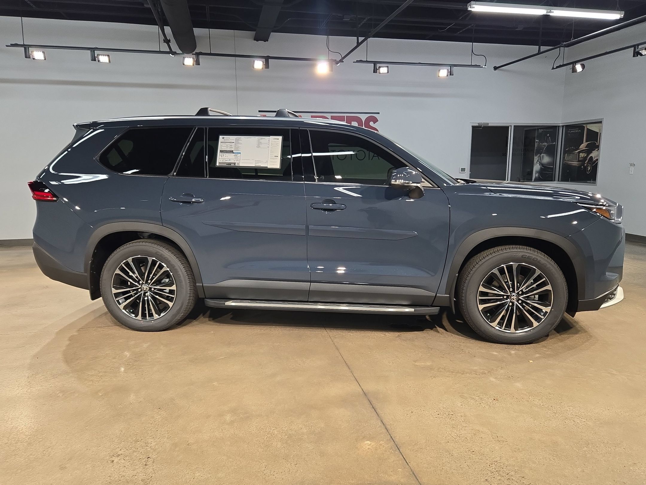 New 2026 Toyota Grand Highlander AWD Hybrid image 8