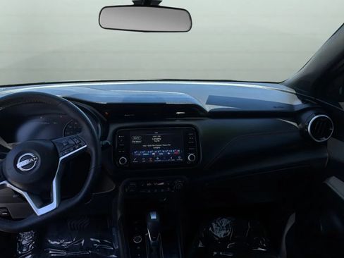 Used 2022 Nissan Kicks SR w/ Premium Package FWD image 12