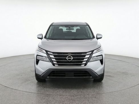 Used 2025 Nissan Rogue SV FWD image 2