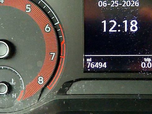 Used 2019 Volkswagen Jetta SE w/ Cold Weather Package FWD image 17