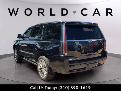 Used 2020 Cadillac Escalade Premium Luxury AWD/4WD image 17
