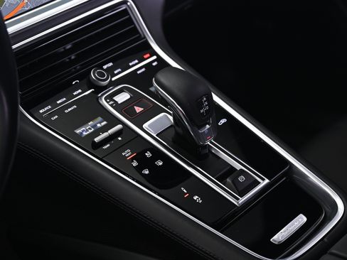Certified 2020 Porsche Panamera GTS image 34