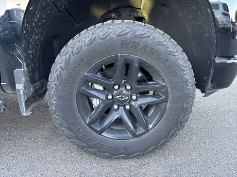 Used 2024 Chevrolet Silverado 1500 LT Trail Boss w/ LT Trail Boss Premium Package image 13