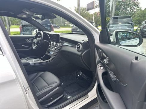 Used 2022 Mercedes-Benz GLC 300 4MATIC w/ Multimedia Package Lite image 23