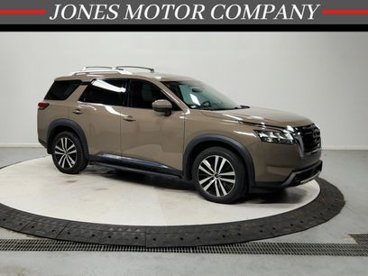 Used 2023 Nissan Pathfinder Platinum w/ Cargo Package