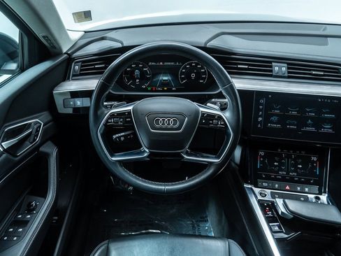 Used 2024 Audi Q8 e-tron Premium image 14