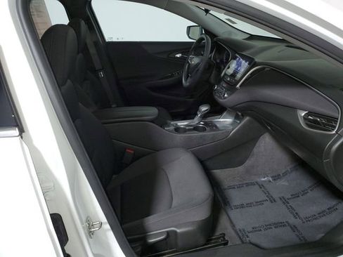 Used 2022 Chevrolet Malibu LT image 9