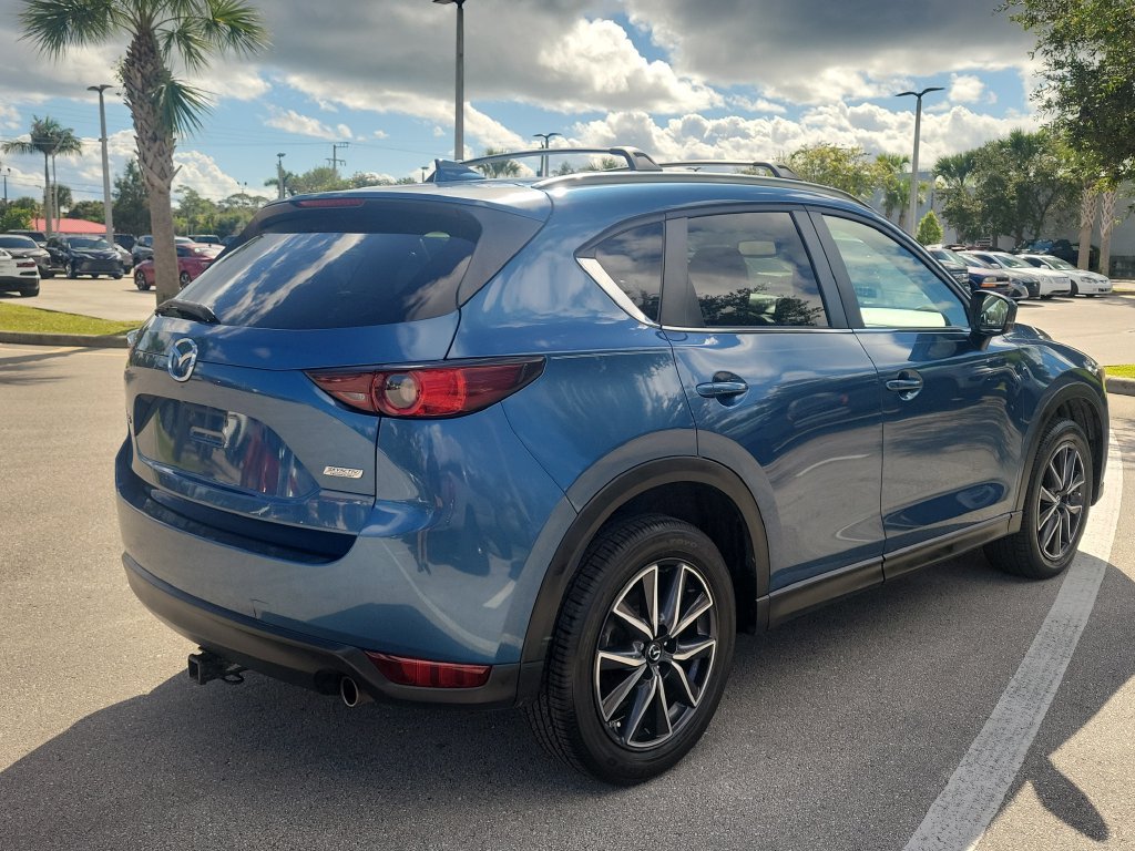 Used 2018 MAZDA CX-5 Touring w/ Preferred Equipment Package FWD image 4