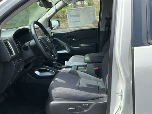 New 2026 Nissan Frontier SV AWD/4WD image 9