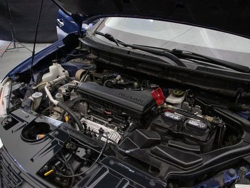 Used 2018 Nissan Rogue SV image 28