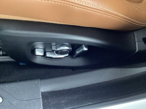 Used 2020 Jaguar XE R-Dynamic S image 17