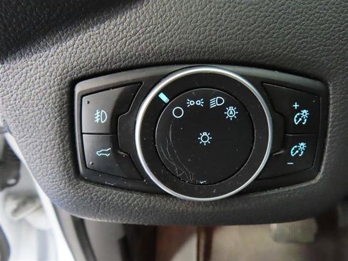 Used 2017 Ford Escape SE w/ Equipment Group 201A FWD image 19